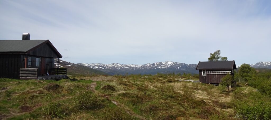 Berghut in Noorwegen waar navigatietraining wordt gegeven.