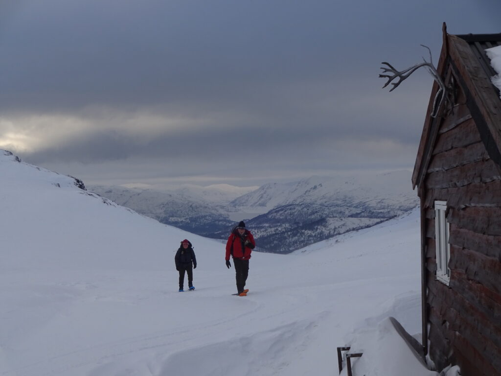 Een dagtocht met sneeuwschoenwandelen in Noorwegen met Northern Pioneers