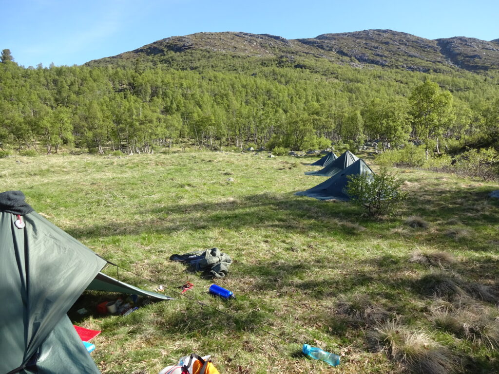 Het basiskamp tijdens de navigatietrekking van Northern Pioneers