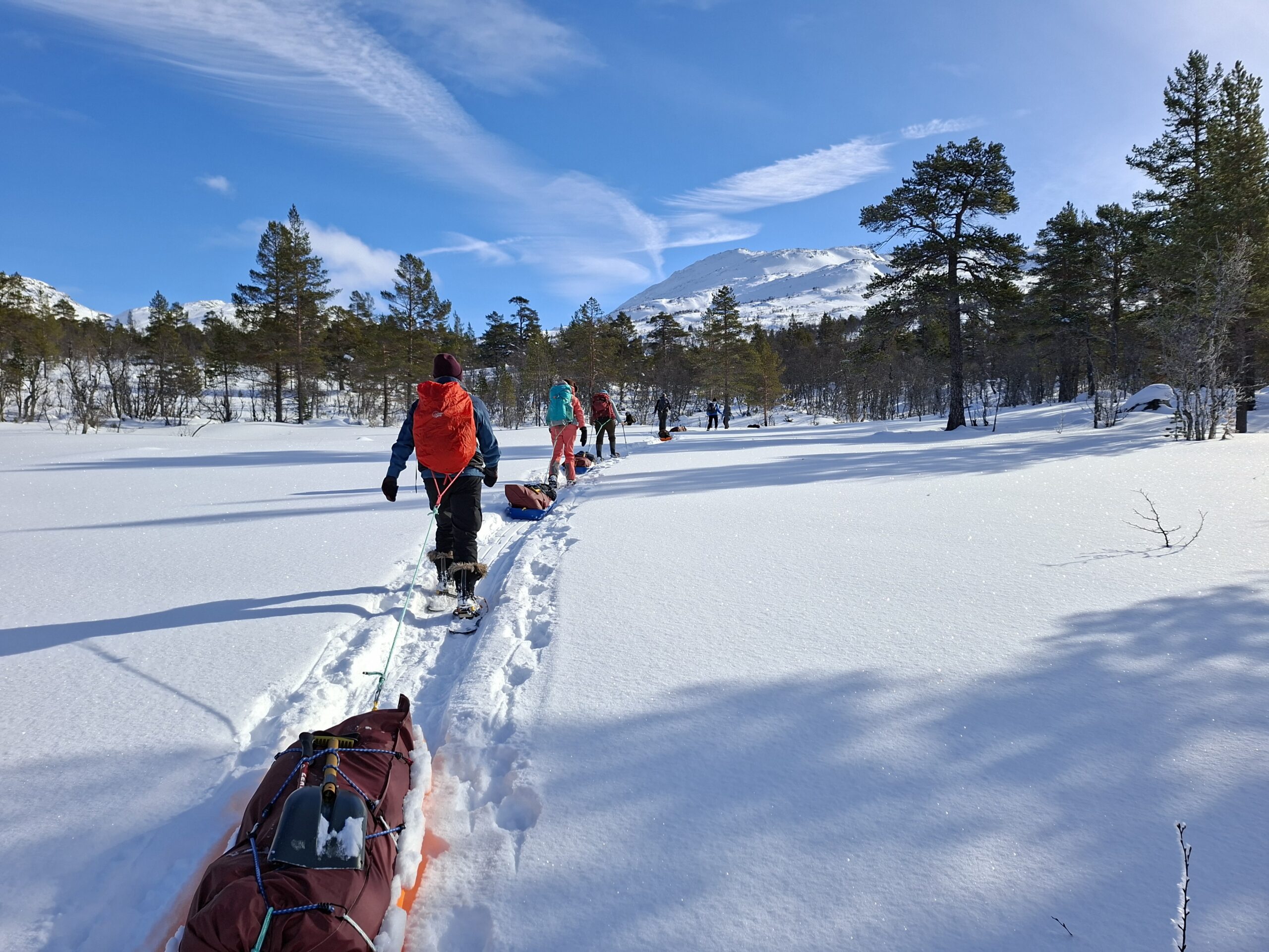 Wintersurvivaltraining Noorwegen op weg naar het basiskamp