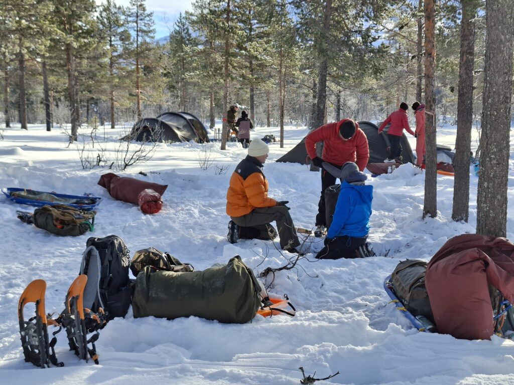 Winterkamperen in een expeditietent in het basiskamp